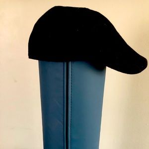 Angela & William hat